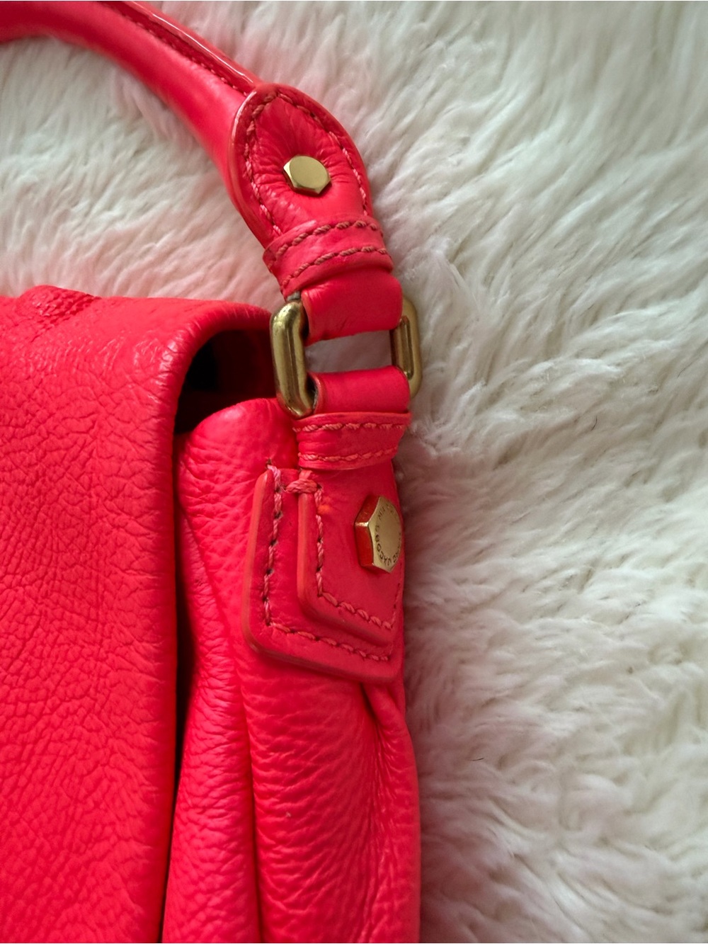 Marc by Marc Jacobs Classic Q Lil Ukita in Rock Lobster (EUC) - Picture 10 of 14